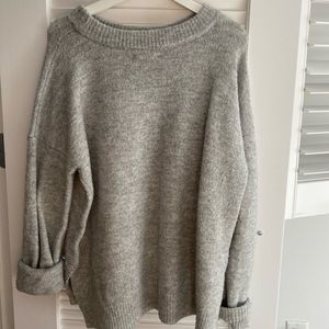 Cozy, a bit oversized grey Pull and Bear sweater.